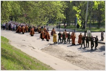 Начало юбилейного крестного хода в г. Хабаровске (17 мая 2008 года)